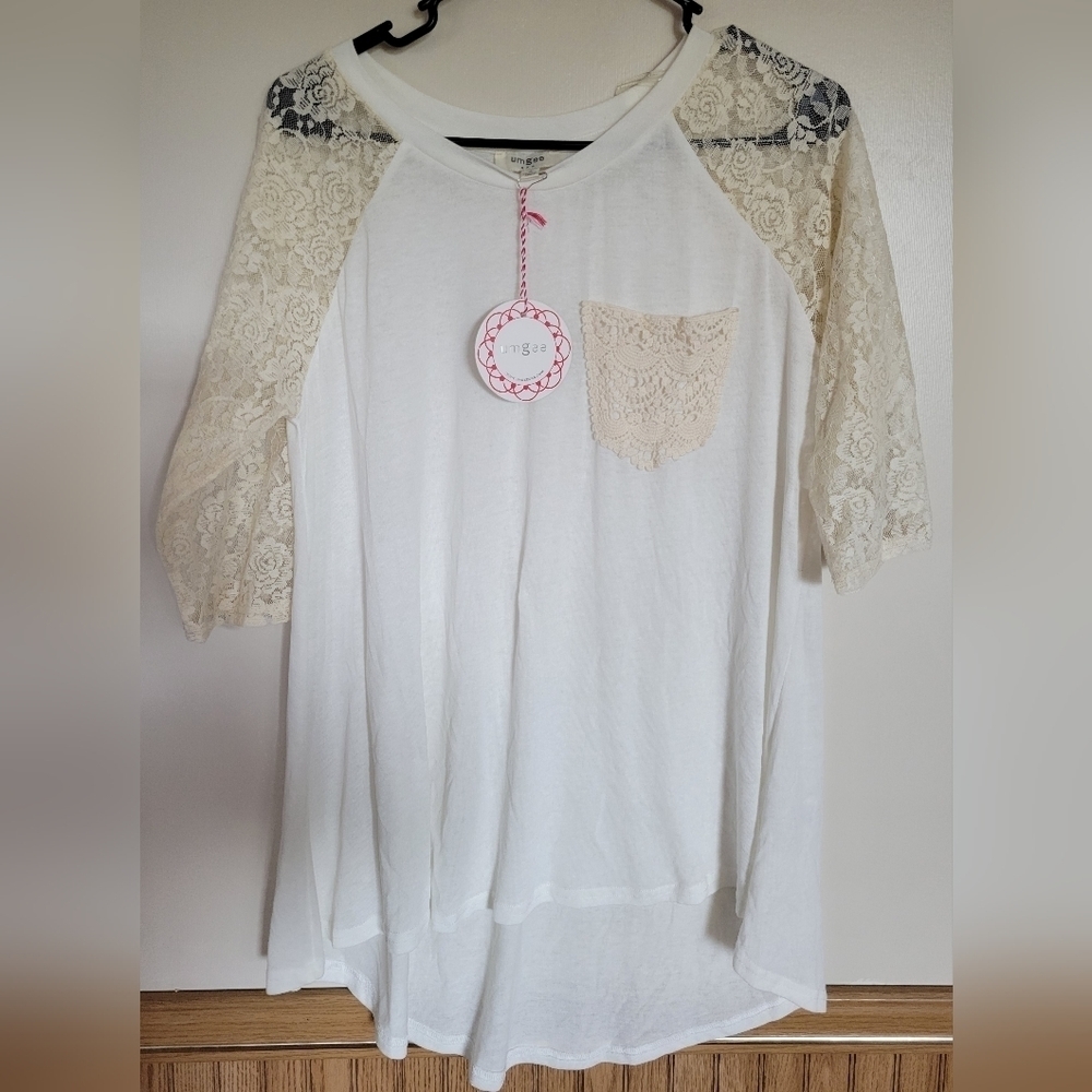 NWT Umgee Women's Invory Lace 3/4 Sleeve Flowy Blouse Size Small